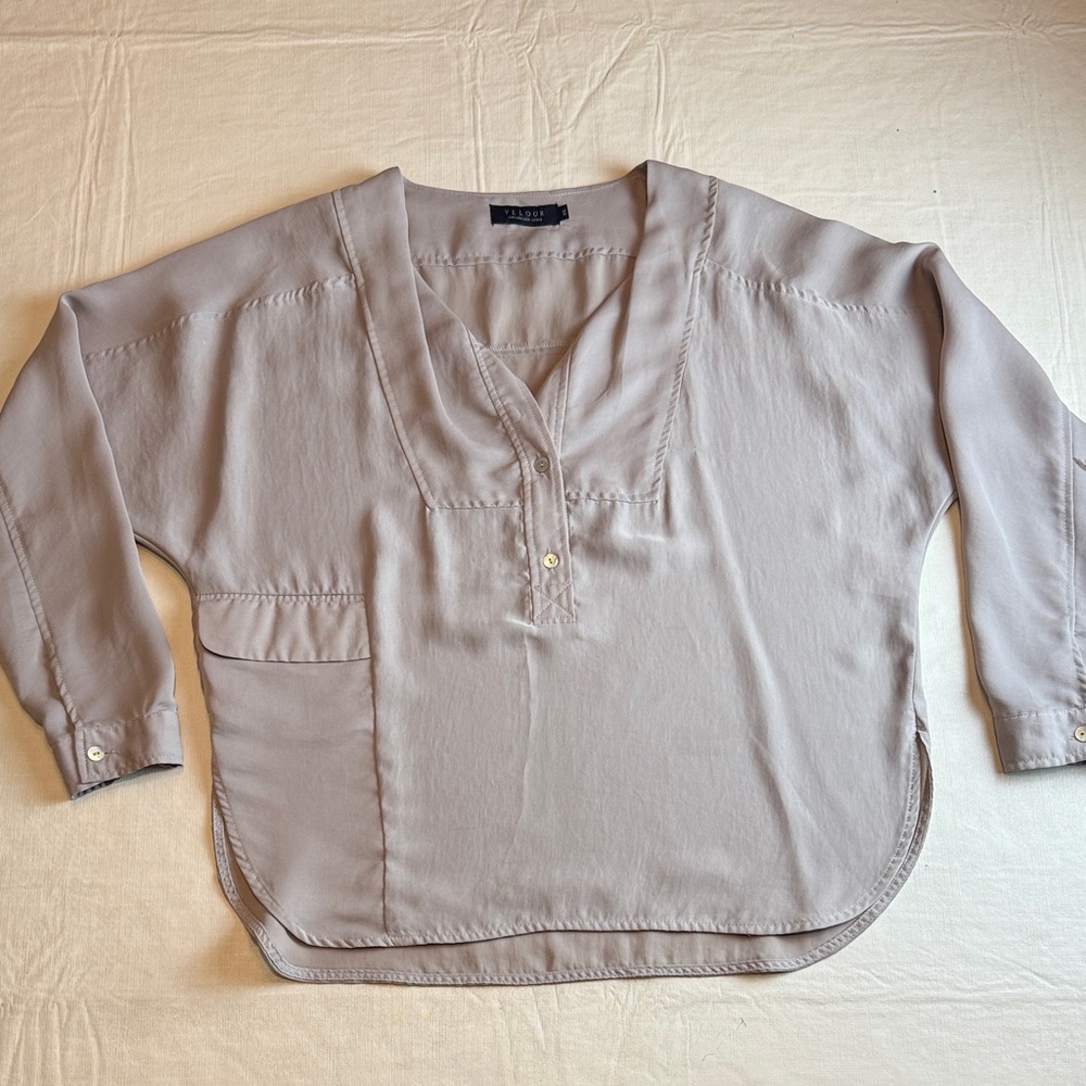 Velour Effortless Style Women's Greige  V-Neck Blouse Dolman Sleeves Size XS